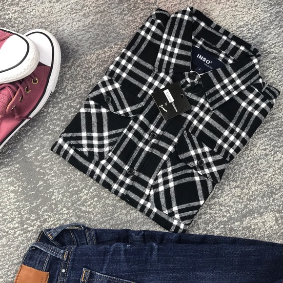 💥NEW💥 Flannel Button Down Top - Picture 2 of 7